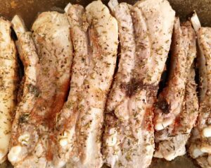 así quedan las costillas de cerdo a media cocción