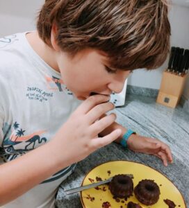 donuts con chocolate y Mario